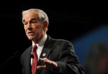 Ron Paul sprzeciwia się zakazom Sheldon Adelsona