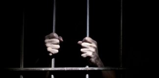 Pokerzysta aresztowany podczas gry na FT!