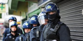 Policja w domu współzałożyciela roomu Seals with Clubs