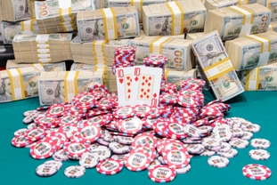 Winning hand and 10 Million Dollar first place prize
