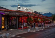 Main Event Poker EM: Polak w czołówce!