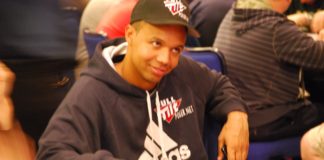 ME WSOP 2015: Phil Ivey i Hellmuth na jednym stole