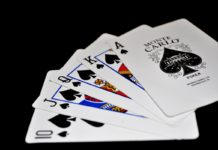 Pokerzyści trafią do więzienia za podmianę kart