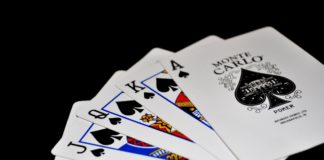 Pokerzyści trafią do więzienia za podmianę kart