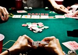 poker online live which better