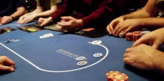 Jak minimalizować straty przy stole pokerowym