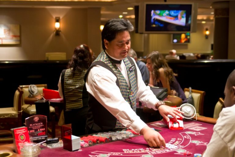 Kasynowe pokusy dla pokerzystów grających live