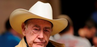 Doyle Brunson do Vanessy Selbst: „Nie śledź mnie więcej”.