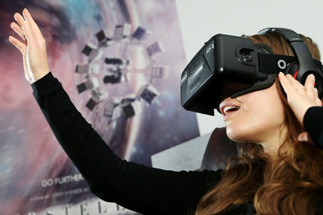 [VIDEO] Parker „tonkaaaap” Talbot prezentuje grę w pokera na goglach „Oculus Rift”.