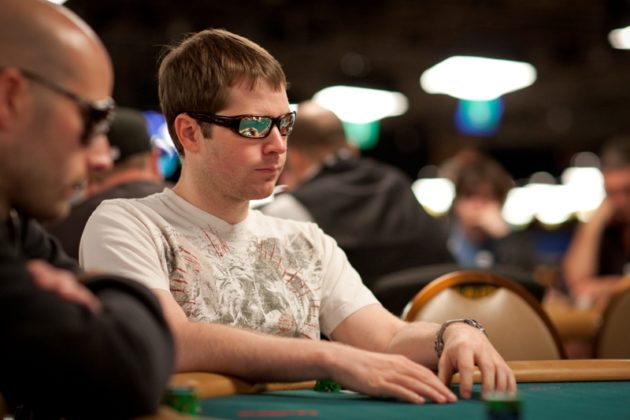 Jonathan Little radzi: “kiedy check-raisować all-in z niczym”