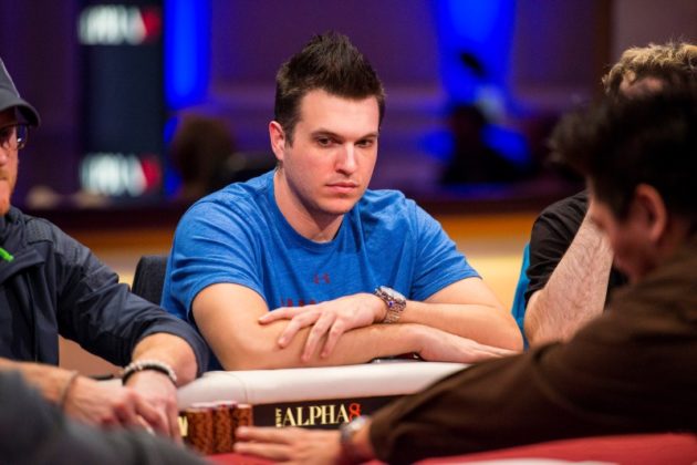 Doug Polk radzi: “Slowplay wysokich par preflop”