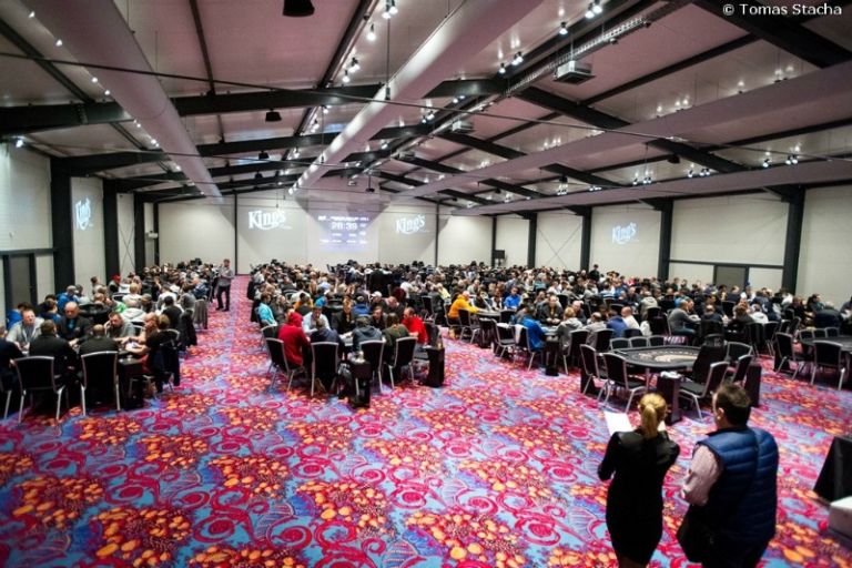 888Live Rozvadov: Kolejni Polacy z awansem do dnia drugiego Opening Eventu