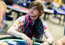 Pokerzysta Charlie Carrel ostrzega przed stakingiem
