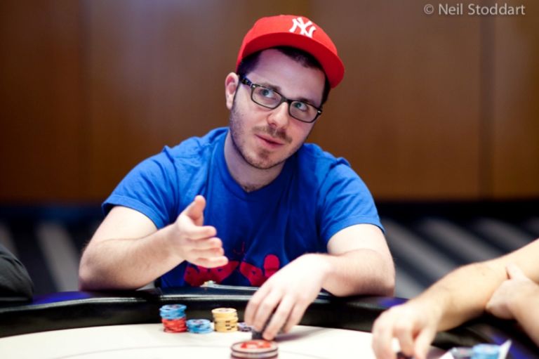 Pokerzysta Dan Smith uzbierał 1,7 miliona dolarów na cele charytatywne