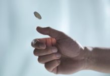 Dlaczego najlepsi pokerzyści podejmują decyzje losowo? Część 2/2