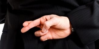 Dlaczego pokerzyści okłamują się przy bad beatach?