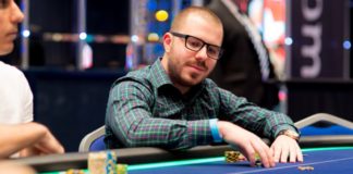 Analiza – Dan Smith vs. David Peters w Main Evencie Poker Masters – Top para na flopie i blef na riverze