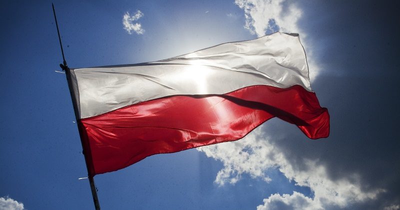 Hazard w Polsce: Budżet państwa zarabia, ale mniej niż zakładano. Cisza ws. e-kasyna
