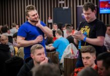 Wojna polsko-czeska w press roomie, czyli Poker Fever od kuchni Poker Fever Series - Sims i Doro