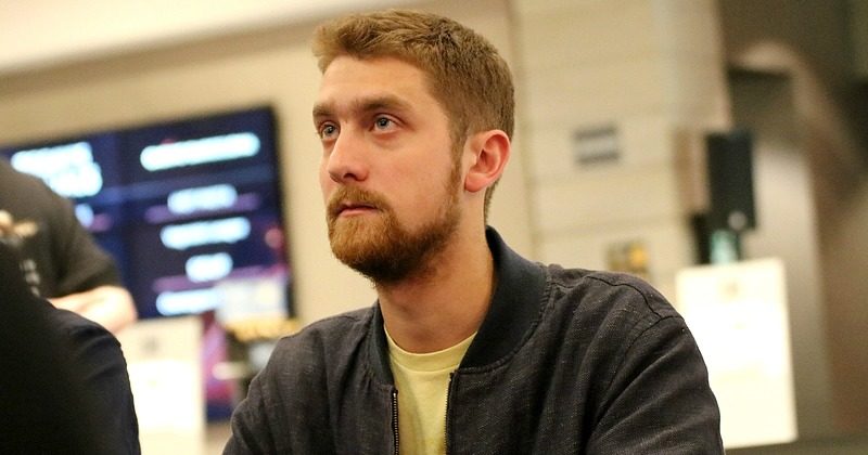 Poker EM: Grzegorz Grochulski walczy o 150.000€ w Main Evencie!