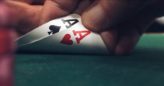 Jak prawidłowo rozegrać A-A? Dwukrotny mistrz WPT analizuje rozdanie