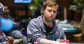 Czy Joe McKeehen to najlepszy pokerzysta w turniejach z dużą liczbą graczy?