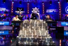 Marzysz o zawodowej grze w pokera? Oto opinie tych, którzy zarabiają w ten sposób na życie! poker