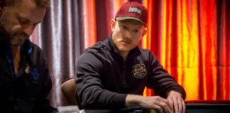 Jak grać na wczesnych poziomach blindów w turnieju PartyPoker Millions Online – radzą Leonard i Koon poker
