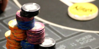 Gra z drugim największym stackiem przy stole