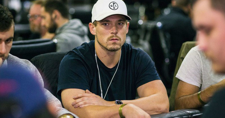 Alex Foxen zakłada się o mistrzowskie tytuły na WSOP 2019