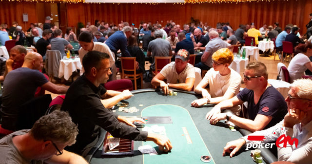 Poker EM: Trzech Polaków zagra w dniu drugim turnieju Showdown