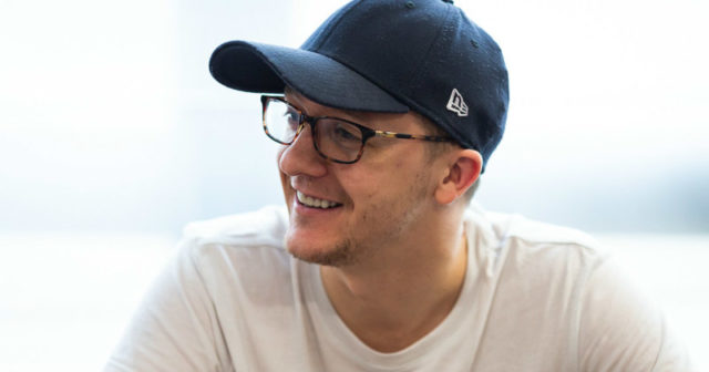 EPT Praga: Kahle Burns chip leaderem po dniu pierwszym Super High Rollera