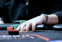 Zalety i wady upraszczania strategii pokerowej Upraszczanie strategii