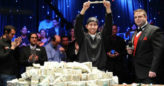 Mistrz Main Eventu WSOP 2010 w sporze ze skarbówką