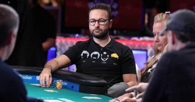 Daniel Negreanu wygrywa ostatnią tegoroczną rundę pojedynku z Dougiem Polkiem