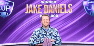 PokerGO CUP: Zwycięstwa Seana Perry’ego i Jake Danielsa PokerGO CUP: Jake Daniels pozuje po zwycięstwie w evencie #3