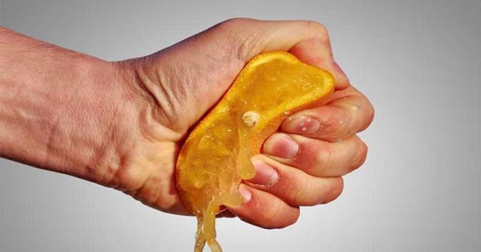 Squeeze (zdjęcie wyciskanej pomarańczy)